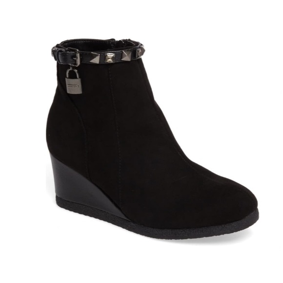 MICHAEL Michael Kors Other - Michael Kors Girls Cara Key Wedge Boots Booties